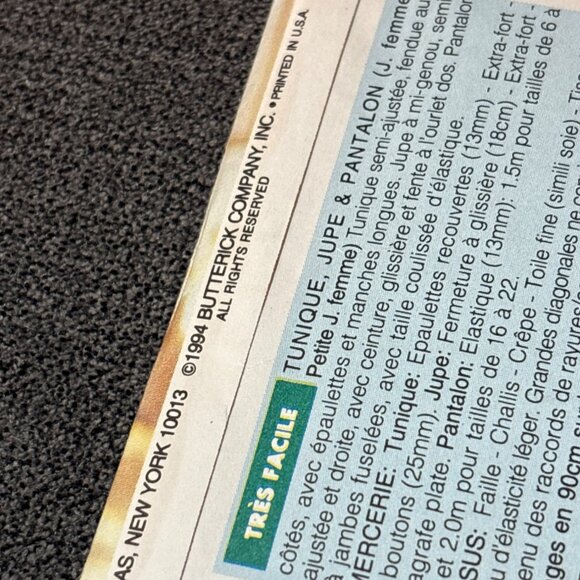 Butterick 3243 Sewing Pattern Size 6-8-10 Blazer Skirt Pants uncut 1990s - Picture 4 of 5